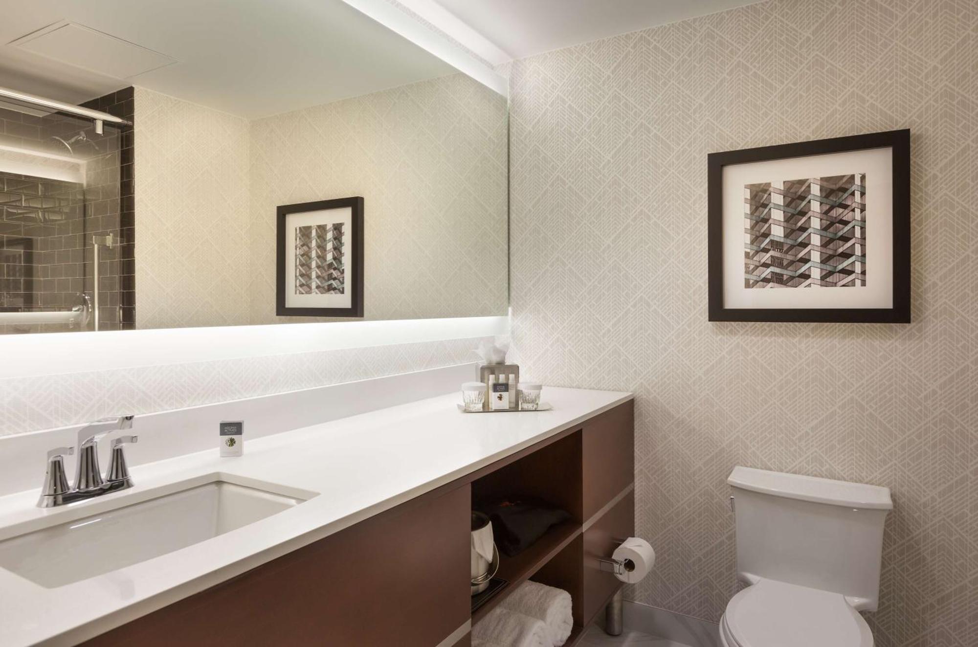 Doubletree By Hilton Hotel & Suites Houston By The Galleria Exterior foto